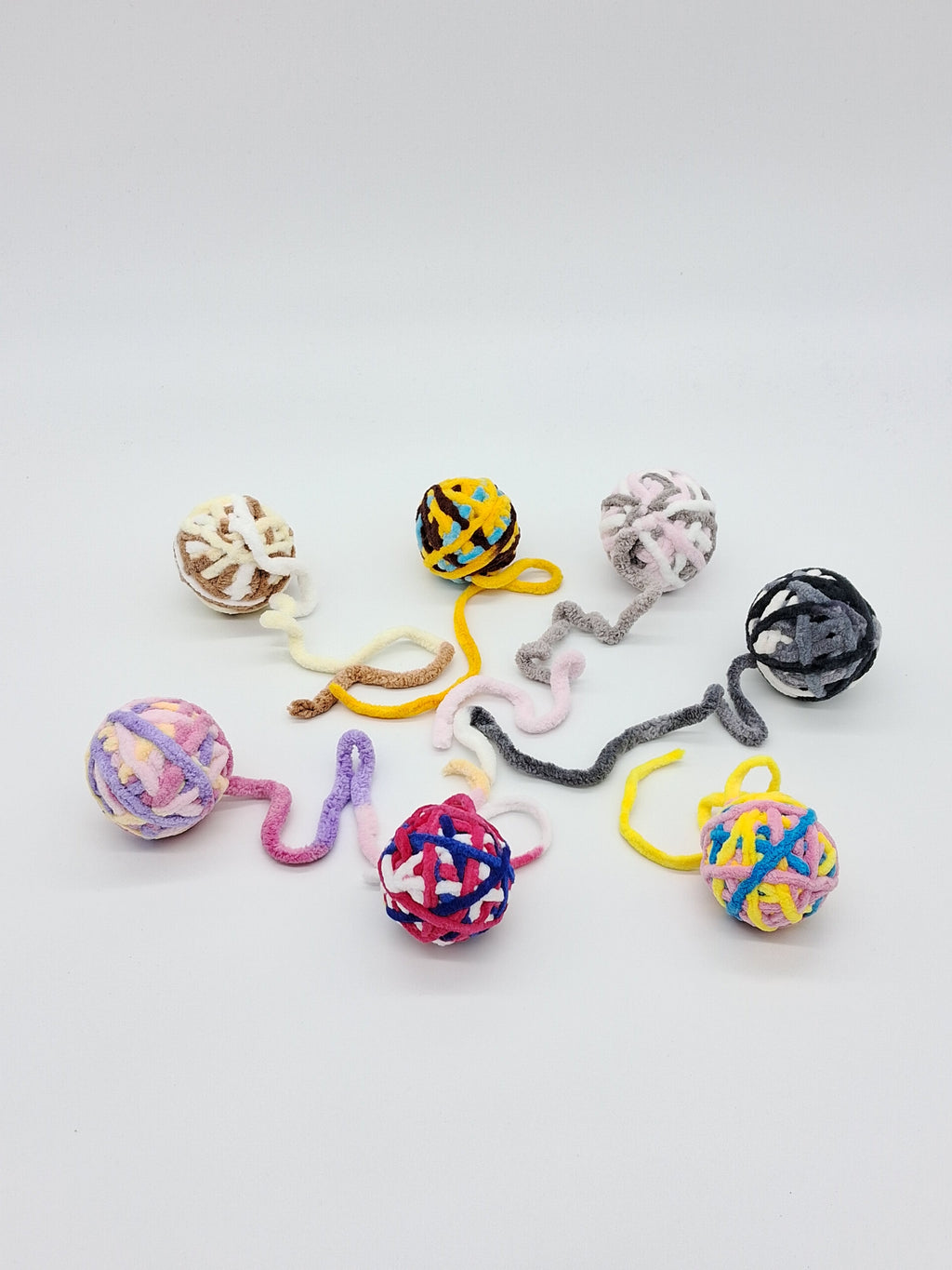 Kitty Cat Yarn Ball (LARGE)